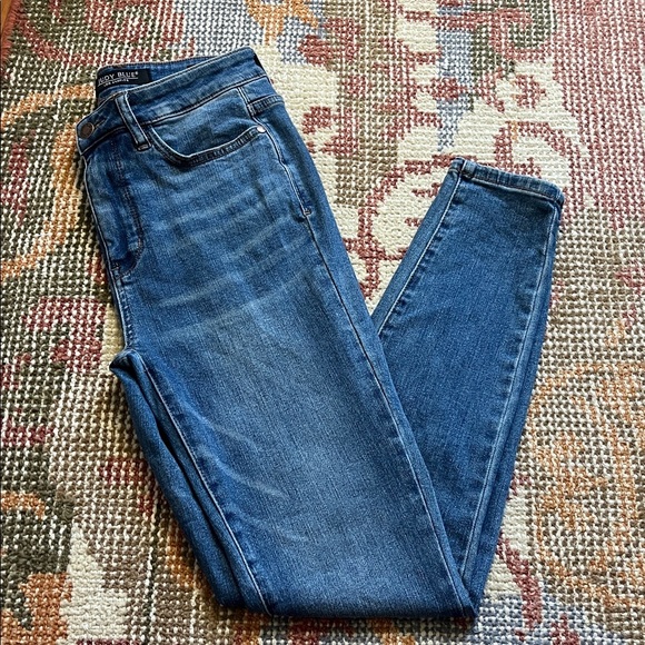 Judy Blue Light Wash Skinny Fit Jean Size 3/26 - Picture 11 of 11